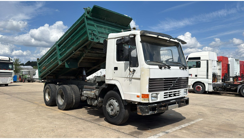 Volvo FL 10 - 280 (LAMES / POMPE MANUELLE / MANUAL PUMP / 6X4 / STEEL SUSP.) - Самосвал: фото 2 Volvo FL 10 - 280 (LAMES / POMPE MANUELLE / MANUAL PUMP / 6X4 / STEEL SUSP.) - Самосвал: фото 2