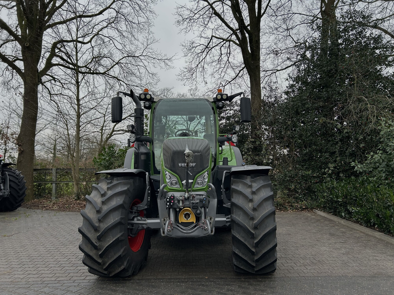 Fendt 724 Vario Gen6 ProfiPlus setting 2 - Трактор: фото 3 Fendt 724 Vario Gen6 ProfiPlus setting 2 - Трактор: фото 3