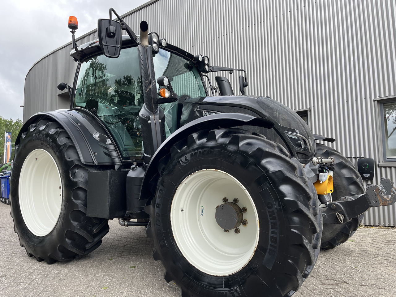 Valtra N174 Active - Трактор: фото 1 Valtra N174 Active - Трактор: фото 1