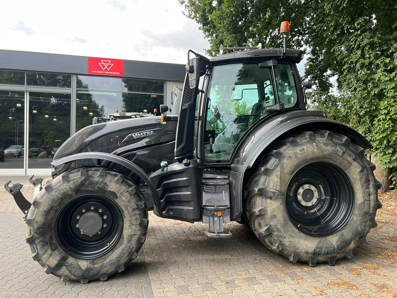 Valtra T174 Versu - Трактор: фото 2 Valtra T174 Versu - Трактор: фото 2