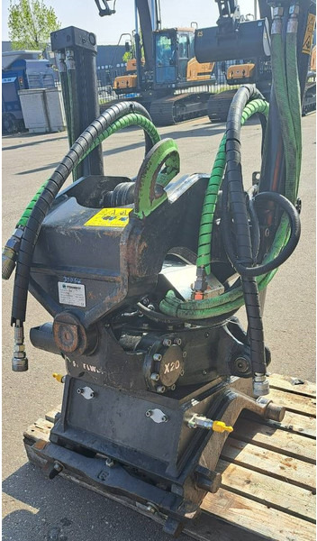 Навесное оборудование для Строительной техники STEELWRIST Tiltrotator X20 CW20 HW180: фото 8