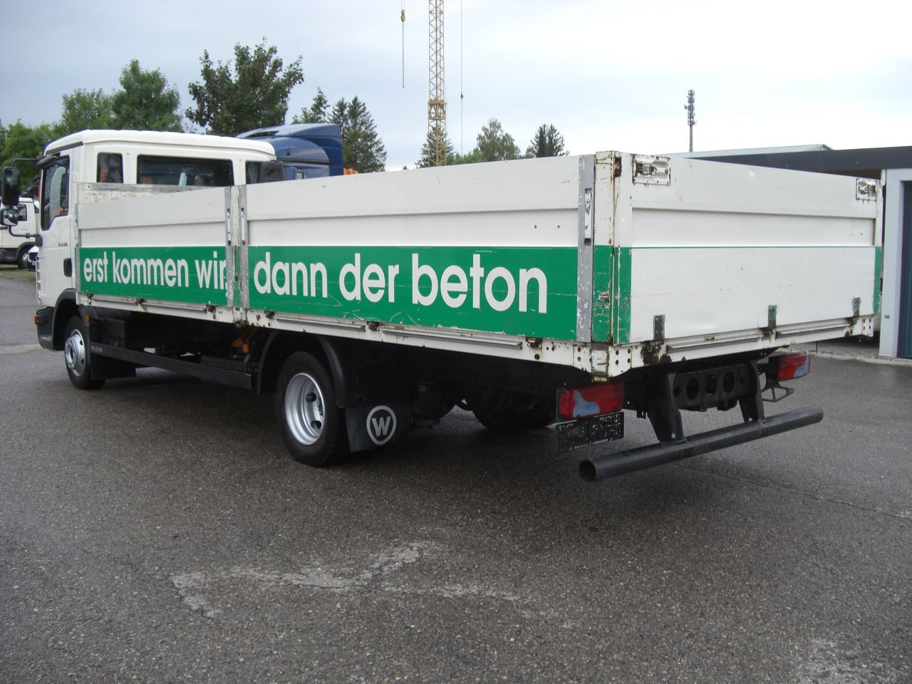 MAN 8180L - Грузовик бортовой/ Платформа: фото 4 MAN 8180L - Грузовик бортовой/ Платформа: фото 4