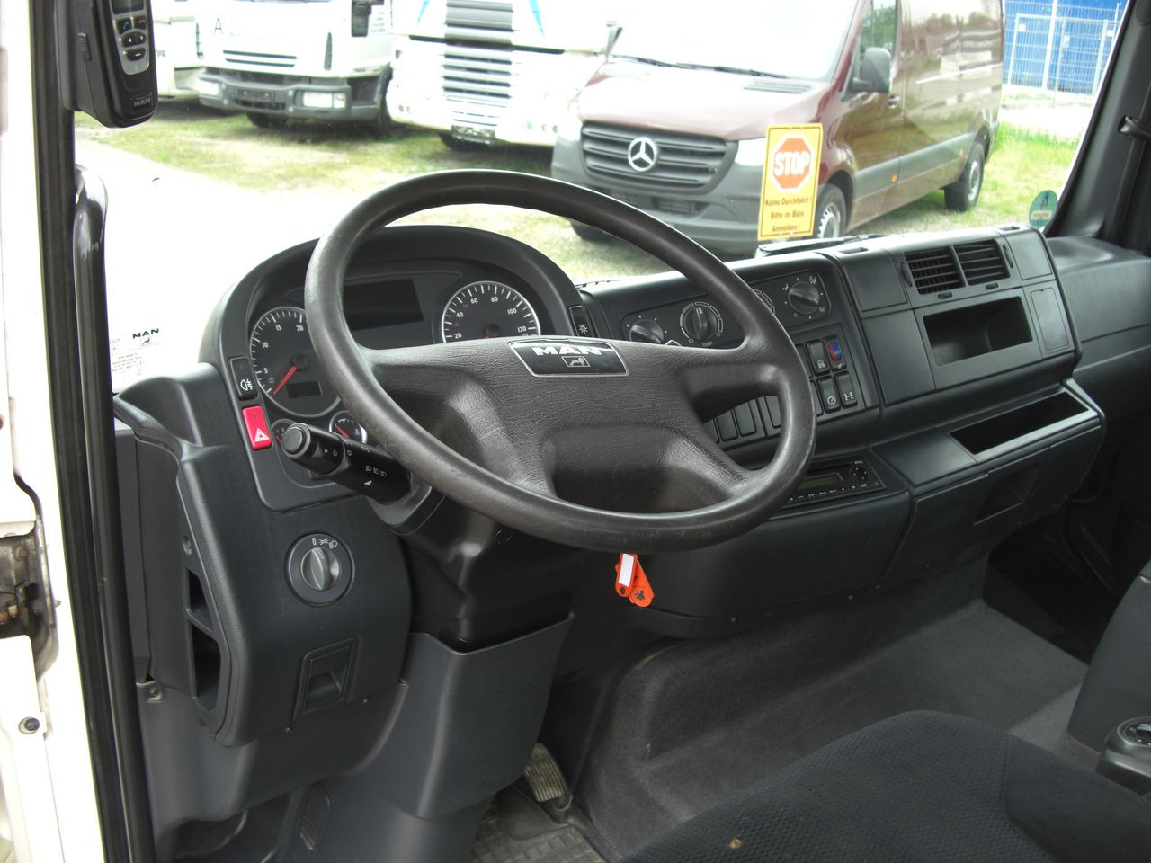 Грузовик бортовой/ Платформа MAN 8180L: фото 10