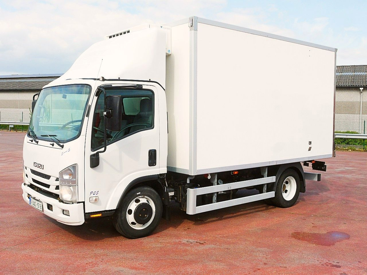 Isuzu N2R 75 KUHLKOFFER THERMOKING V500 MAX €6 - Фургон-рефрижератор: фото 4 Isuzu N2R 75 KUHLKOFFER THERMOKING V500 MAX €6 - Фургон-рефрижератор: фото 4