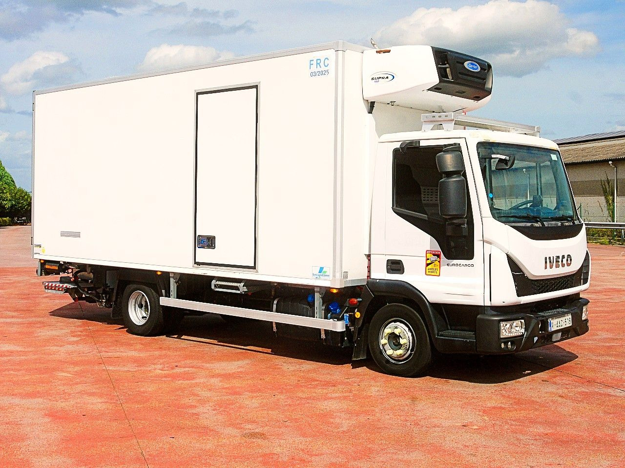 Iveco 100E19 KUHLKOFFER CARRIER SUPRA 550 luft fed A/C - Рефрижератор: фото 2 Iveco 100E19 KUHLKOFFER CARRIER SUPRA 550 luft fed A/C - Рефрижератор: фото 2