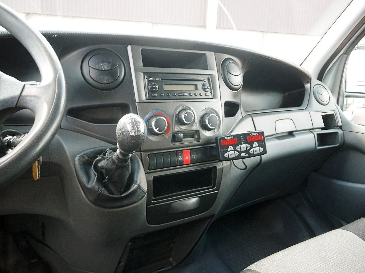 Фургон-рефрижератор Iveco 35C13 DAILY KUHLKOFFER CARRIER XARIOS 600 MULTI: фото 16 Фургон-рефрижератор Iveco 35C13 DAILY KUHLKOFFER CARRIER XARIOS 600 MULTI: фото 16