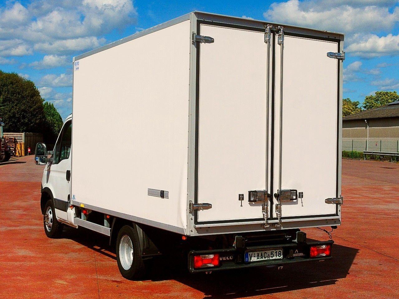 Фургон-рефрижератор Iveco 35C13 DAILY KUHLKOFFER CARRIER XARIOS 600 MULTI: фото 7 Фургон-рефрижератор Iveco 35C13 DAILY KUHLKOFFER CARRIER XARIOS 600 MULTI: фото 7