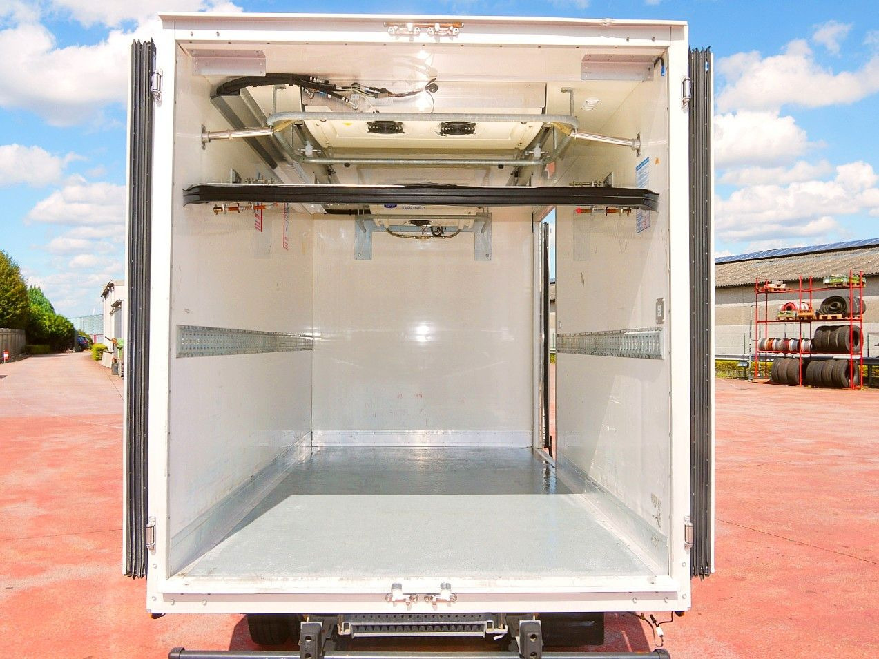 Фургон-рефрижератор Iveco 35C13 DAILY KUHLKOFFER CARRIER XARIOS 600 MULTI: фото 10 Фургон-рефрижератор Iveco 35C13 DAILY KUHLKOFFER CARRIER XARIOS 600 MULTI: фото 10