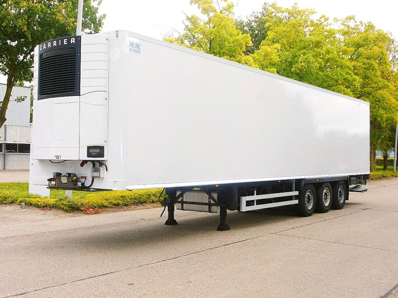 Lamberet CARRIER VECTOR 1950 MULTI TEMP. SAF. LADBORDWAND - Полуприцеп-рефрижератор: фото 2 Lamberet CARRIER VECTOR 1950 MULTI TEMP. SAF. LADBORDWAND - Полуприцеп-рефрижератор: фото 2