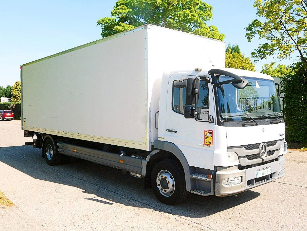 Mercedes-Benz 1318 ATEGO MEUBEL KOFFER LBW MANUAL LUFTFEDERNG - Грузовик с закрытым кузовом: фото 3 Mercedes-Benz 1318 ATEGO MEUBEL KOFFER LBW MANUAL LUFTFEDERNG - Грузовик с закрытым кузовом: фото 3