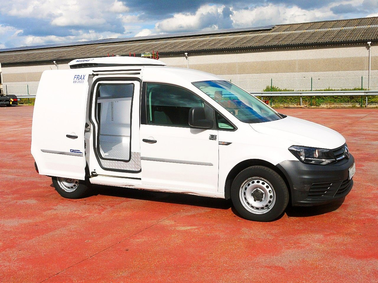 Volkswagen CADDY 2.0 KONVEKTA -2c A/C €6 - Фургон-рефрижератор: фото 3 Volkswagen CADDY 2.0 KONVEKTA -2c A/C €6 - Фургон-рефрижератор: фото 3