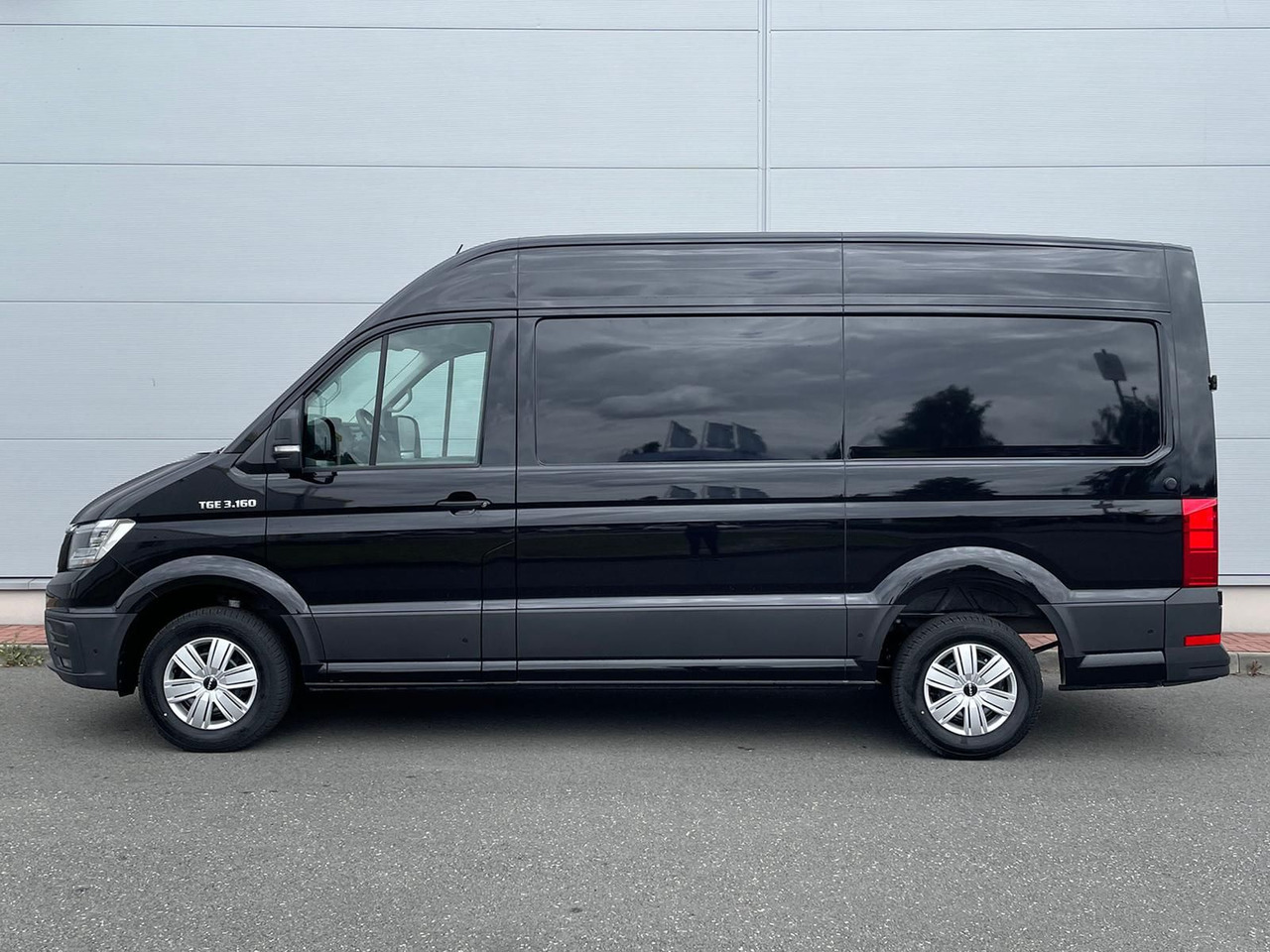 Цельнометаллический фургон, Грузопассажирский фургон MAN TGE 3.160 L3H3 MIXTO RWD LED ACC RWD SHZ STANDH: фото 6 Цельнометаллический фургон, Грузопассажирский фургон MAN TGE 3.160 L3H3 MIXTO RWD LED ACC RWD SHZ STANDH: фото 6