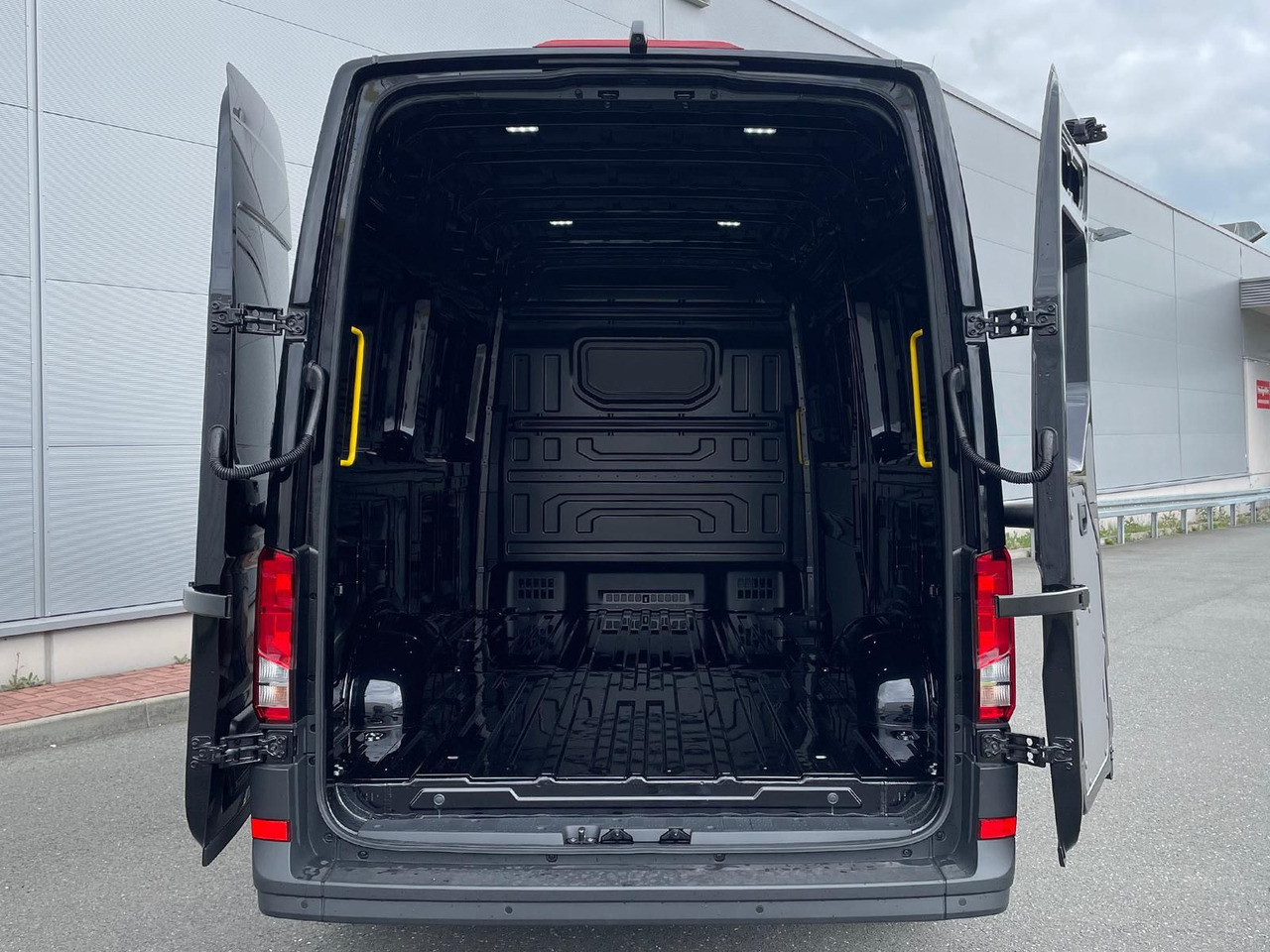 Цельнометаллический фургон, Грузопассажирский фургон MAN TGE 3.160 L3H3 MIXTO RWD LED ACC RWD SHZ STANDH: фото 13 Цельнометаллический фургон, Грузопассажирский фургон MAN TGE 3.160 L3H3 MIXTO RWD LED ACC RWD SHZ STANDH: фото 13