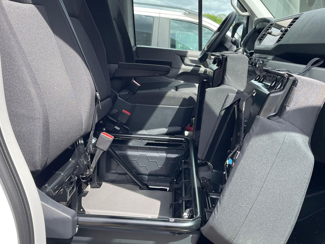 Цельнометаллический фургон, Грузопассажирский фургон MAN TGE 3.160 MIXTO L4H3 LED HECK AUTOM AHK TEMP: фото 25 Цельнометаллический фургон, Грузопассажирский фургон MAN TGE 3.160 MIXTO L4H3 LED HECK AUTOM AHK TEMP: фото 25