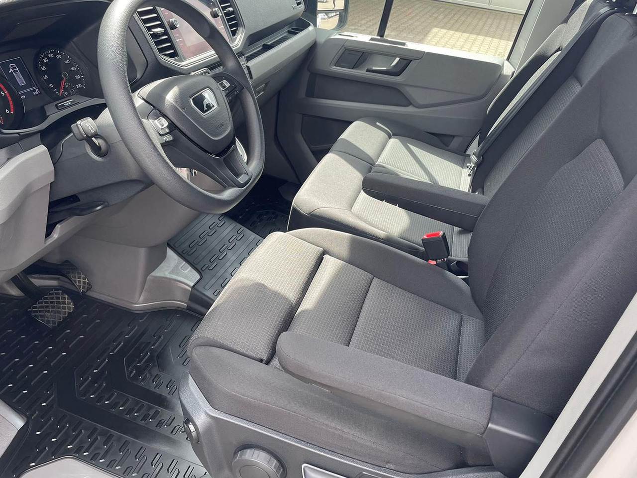 Цельнометаллический фургон, Грузопассажирский фургон MAN TGE 3.160 MIXTO L4H3 LED HECK AUTOM AHK TEMP: фото 11 Цельнометаллический фургон, Грузопассажирский фургон MAN TGE 3.160 MIXTO L4H3 LED HECK AUTOM AHK TEMP: фото 11