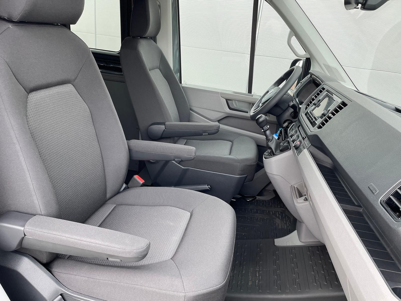 Микроавтобус, Пассажирский фургон MAN TGE 3.180 Kombi L3H2 4x4 TEMPOMAT KAMERA 8-SITZE: фото 26