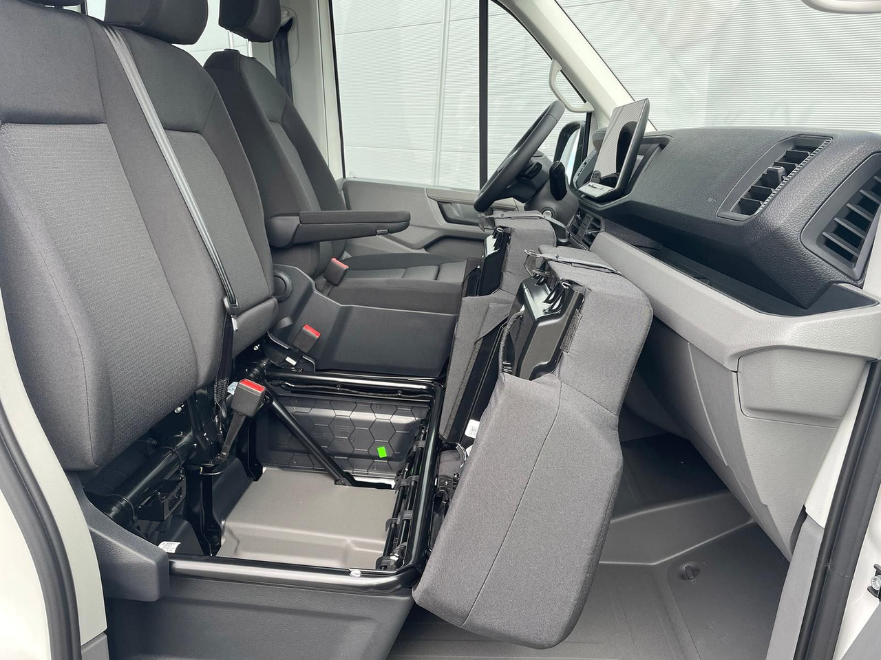 Малотоннажный бортовой грузовик, Грузопассажирский фургон MAN TGE 3.180 Pritsche DOKA MR KAMERA AHK SITZHZ: фото 25 Малотоннажный бортовой грузовик, Грузопассажирский фургон MAN TGE 3.180 Pritsche DOKA MR KAMERA AHK SITZHZ: фото 25