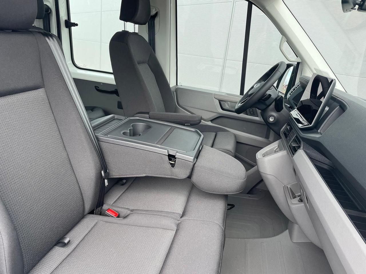 Малотоннажный бортовой грузовик, Грузопассажирский фургон MAN TGE 3.180 Pritsche DOKA MR KAMERA AHK SITZHZ: фото 38 Малотоннажный бортовой грузовик, Грузопассажирский фургон MAN TGE 3.180 Pritsche DOKA MR KAMERA AHK SITZHZ: фото 38