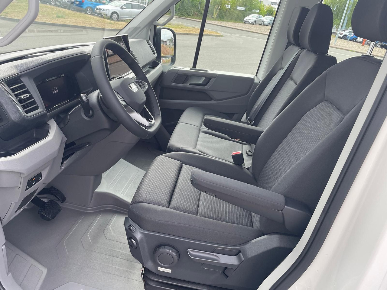 Малотоннажный бортовой грузовик, Грузопассажирский фургон MAN TGE 3.180 Pritsche DOKA MR KAMERA AHK SITZHZ: фото 22 Малотоннажный бортовой грузовик, Грузопассажирский фургон MAN TGE 3.180 Pritsche DOKA MR KAMERA AHK SITZHZ: фото 22