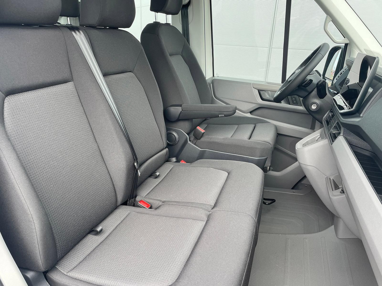 Малотоннажный бортовой грузовик, Грузопассажирский фургон MAN TGE 3.180 Pritsche DOKA MR KAMERA AHK SITZHZ: фото 14 Малотоннажный бортовой грузовик, Грузопассажирский фургон MAN TGE 3.180 Pritsche DOKA MR KAMERA AHK SITZHZ: фото 14