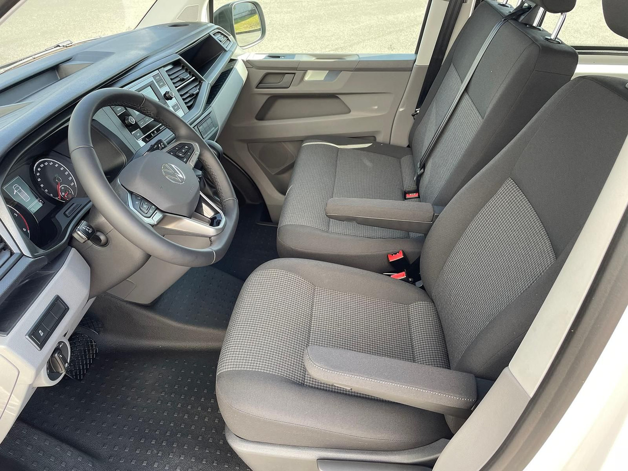 Новый Цельнометаллический фургон, Грузопассажирский фургон Volkswagen T6.1 Transporter MIXTO lang 4M MFL LED TEMPOMAT: фото 24