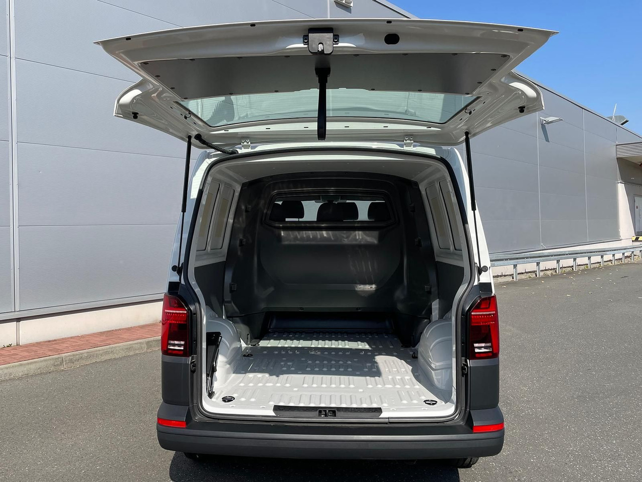 Новый Цельнометаллический фургон, Грузопассажирский фургон Volkswagen T6.1 Transporter MIXTO lang 4M MFL LED TEMPOMAT: фото 11