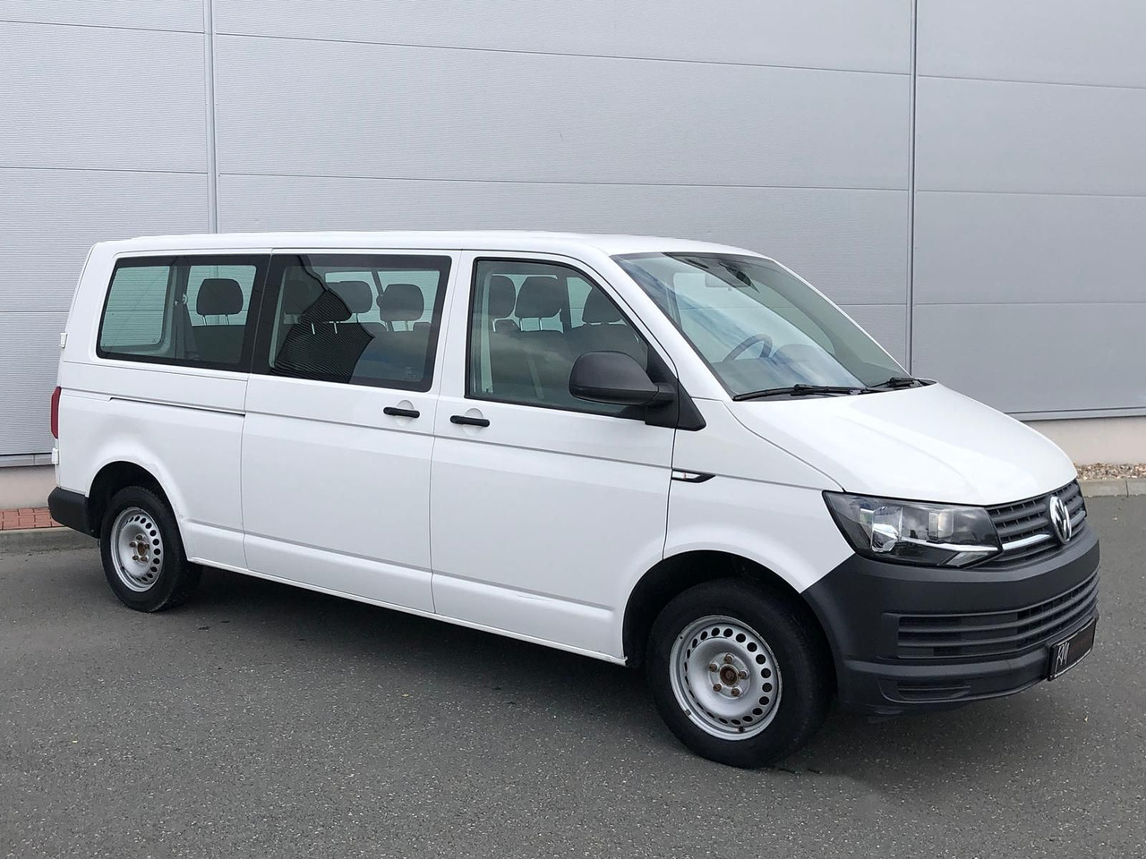 Volkswagen T6 Transporter 2.0 TDI Kombi lang 9-SITZE TEMP - Универсал: фото 2 Volkswagen T6 Transporter 2.0 TDI Kombi lang 9-SITZE TEMP - Универсал: фото 2