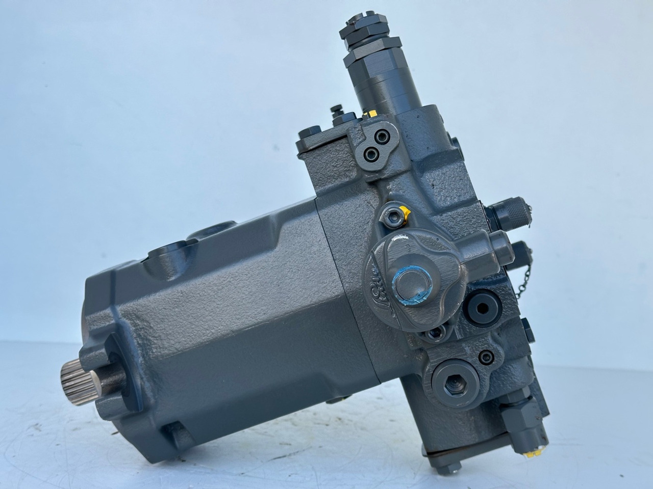 LIEBHERR - LINDE Original Hydromotor Typ:HMF75-02 2560 G 03 mit ID-Nr.10007106. A914 B-LI, A914 LI, A924 B-LI, A924 LI, MG15, MBG12, MG20, MFG10, BG12H #HYX293G00103# - Гидравлический мотор для Колёсных экскаваторов: фото 5 LIEBHERR - LINDE Original Hydromotor Typ:HMF75-02 2560 G 03 mit ID-Nr.10007106. A914 B-LI, A914 LI, A924 B-LI, A924 LI, MG15, MBG12, MG20, MFG10, BG12H #HYX293G00103# - Гидравлический мотор для Колёсных экскаваторов: фото 5