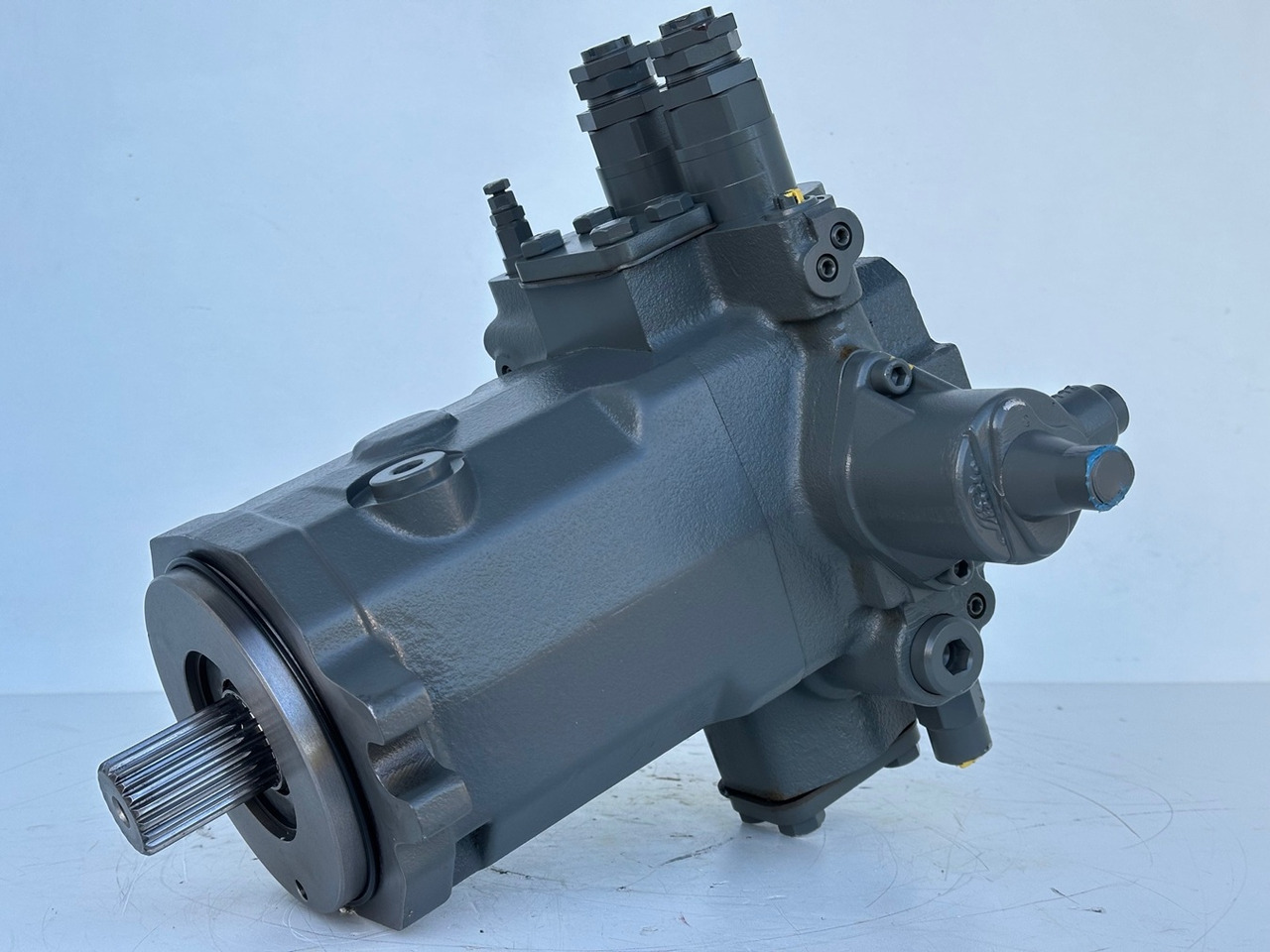 LIEBHERR - LINDE Original Hydromotor Typ:HMF75-02 2560 G 03 mit ID-Nr.10007106. A914 B-LI, A914 LI, A924 B-LI, A924 LI, MG15, MBG12, MG20, MFG10, BG12H #HYX293G00103# - Гидравлический мотор для Колёсных экскаваторов: фото 1 LIEBHERR - LINDE Original Hydromotor Typ:HMF75-02 2560 G 03 mit ID-Nr.10007106. A914 B-LI, A914 LI, A924 B-LI, A924 LI, MG15, MBG12, MG20, MFG10, BG12H #HYX293G00103# - Гидравлический мотор для Колёсных экскаваторов: фото 1