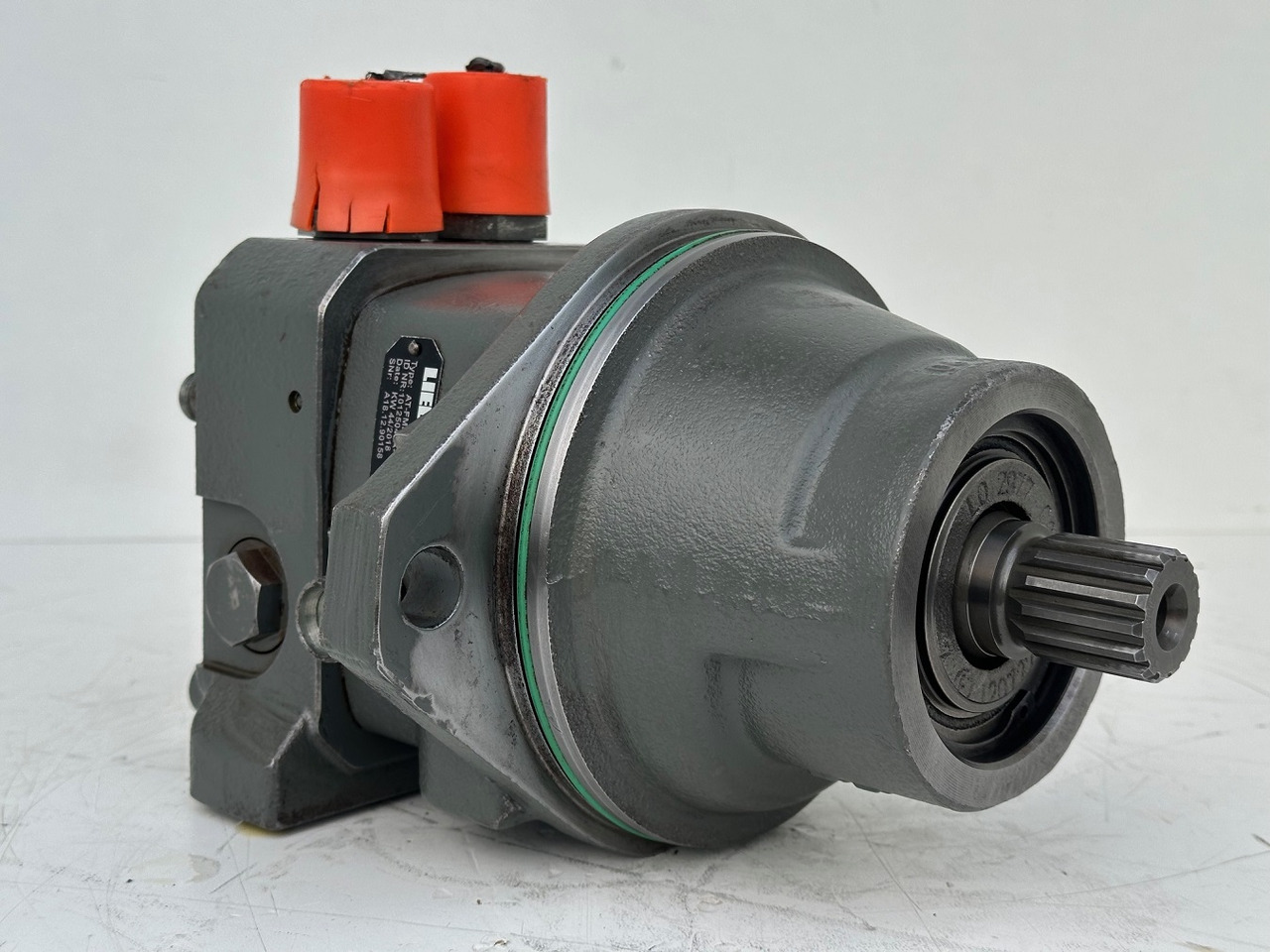LIEBHERR Original Hydraulikeinbaumotor AT-FMF045. ID-Nr.9075181 – ID-Nr.10125043A. A309, A311, A312, A314, A316, A900, A904, A918, R313, R317, R900, R904. #A18.12.90158# - Гидравлический мотор для Экскаваторов: фото 2 LIEBHERR Original Hydraulikeinbaumotor AT-FMF045. ID-Nr.9075181 – ID-Nr.10125043A. A309, A311, A312, A314, A316, A900, A904, A918, R313, R317, R900, R904. #A18.12.90158# - Гидравлический мотор для Экскаваторов: фото 2