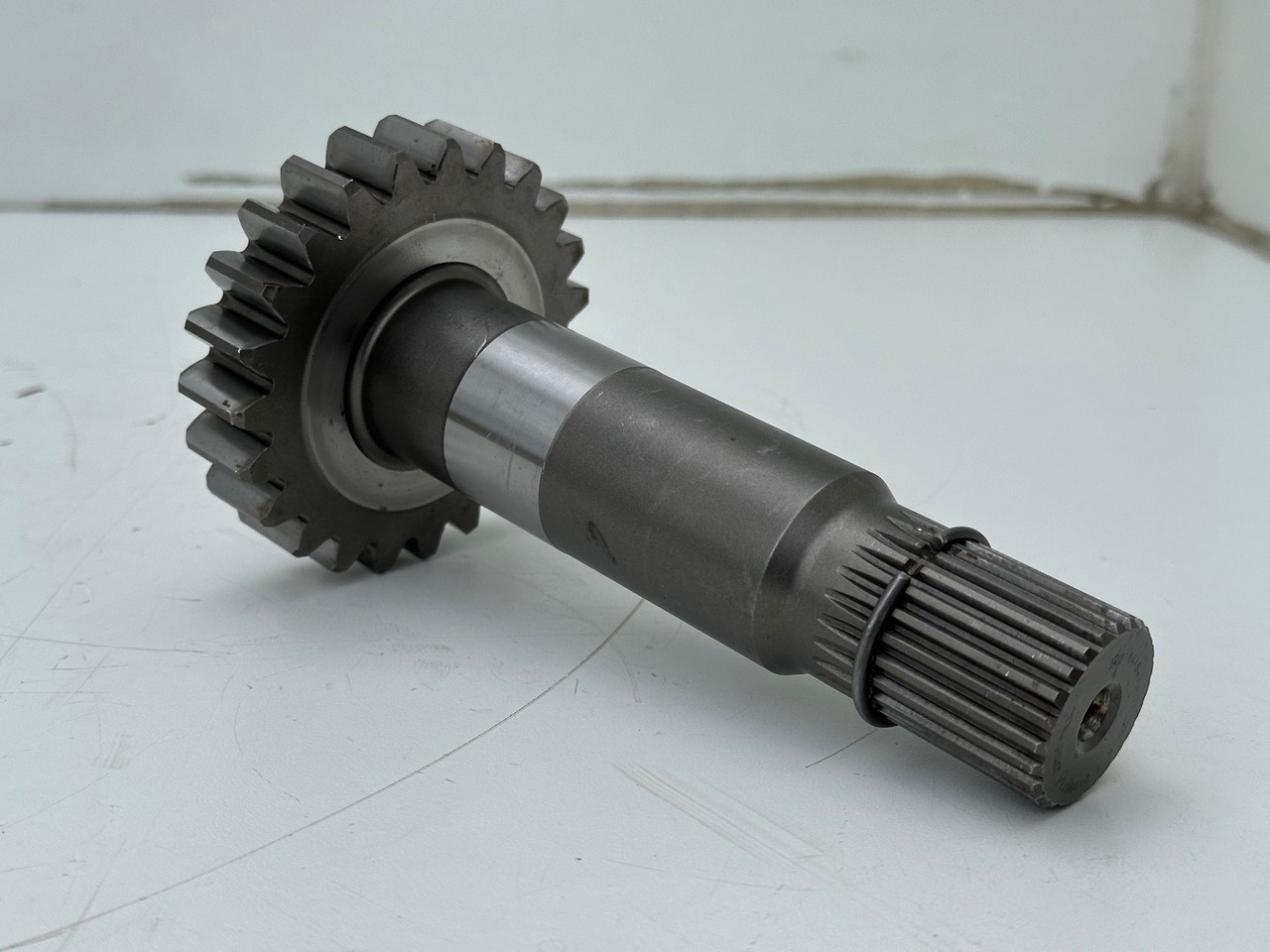 Liebherr Antriebswelle ID-Nr.90216446. FAT350P138. LO1926, LOS926, R922, R924, R926, R930 T. #90216446.17.08# - Бортовой редуктор для Гусеничных экскаваторов: фото 3 Liebherr Antriebswelle ID-Nr.90216446. FAT350P138. LO1926, LOS926, R922, R924, R926, R930 T. #90216446.17.08# - Бортовой редуктор для Гусеничных экскаваторов: фото 3