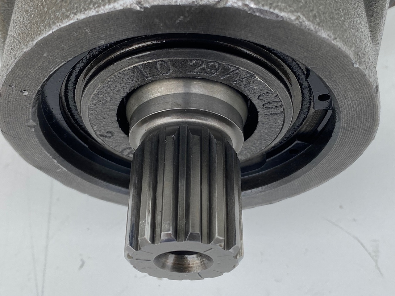 Гидравлический мотор для Колёсных экскаваторов Liebherr Hydraulikeinbaumotor FMF045, ID-Nr.10132702. A924, LH30C, LH30M, LH35M, LH35MT, LH40C, LH40CP, LH40M, LH40MP, LH50CHR, LH50M, LH50MHR, LH50MT. #33179#: фото 12 Гидравлический мотор для Колёсных экскаваторов Liebherr Hydraulikeinbaumotor FMF045, ID-Nr.10132702. A924, LH30C, LH30M, LH35M, LH35MT, LH40C, LH40CP, LH40M, LH40MP, LH50CHR, LH50M, LH50MHR, LH50MT. #33179#: фото 12