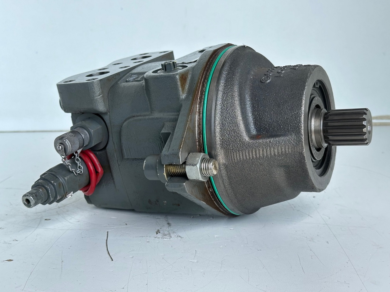 Liebherr Hydraulikeinbaumotor Typ:FMF058, ID-Nr.10122576 - ID-Nr.10145827 - ID-Nr.11371069. LOS1906, P924 COMP , R906, R906 PROTO, R916, R922, R924, R924 COMP, R926 COMP, R926 K LC. #39780# - Гидравлический мотор для Экскаваторов: фото 2 Liebherr Hydraulikeinbaumotor Typ:FMF058, ID-Nr.10122576 - ID-Nr.10145827 - ID-Nr.11371069. LOS1906, P924 COMP , R906, R906 PROTO, R916, R922, R924, R924 COMP, R926 COMP, R926 K LC. #39780# - Гидравлический мотор для Экскаваторов: фото 2