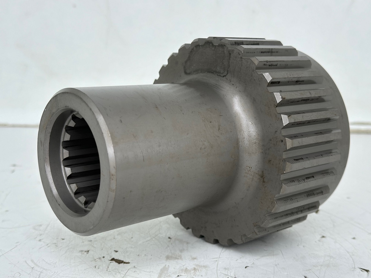 Liebherr Lamellenträger ID-Nr.90218052. FAT500F522, FAT500F528, FAT500F529, FAT500F559. PR73605, PR7363, PR7364. #90218052.01# - Бортовой редуктор для Строительной техники: фото 5 Liebherr Lamellenträger ID-Nr.90218052. FAT500F522, FAT500F528, FAT500F529, FAT500F559. PR73605, PR7363, PR7364. #90218052.01# - Бортовой редуктор для Строительной техники: фото 5