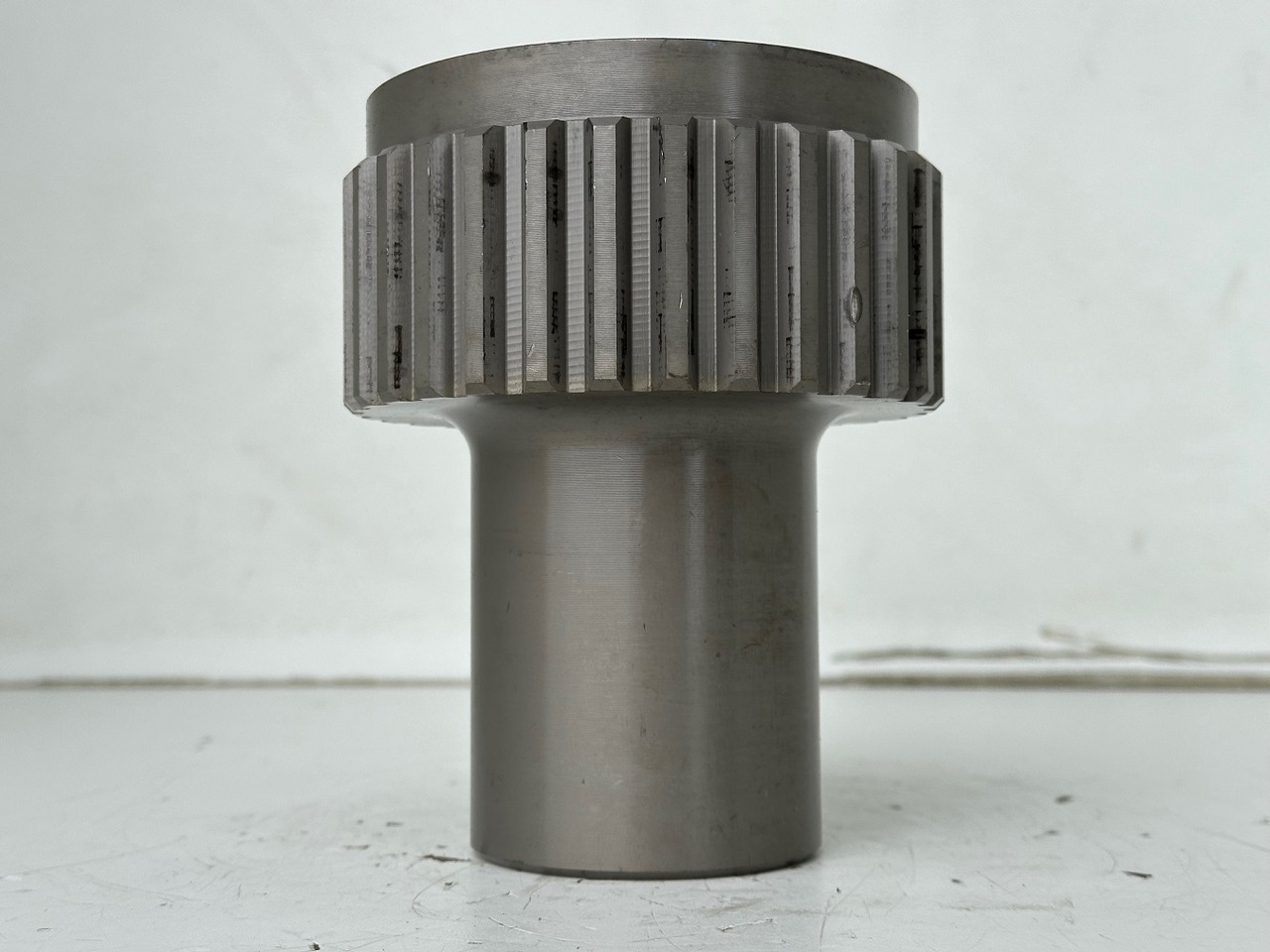 Liebherr Lamellenträger ID-Nr.90218052. FAT500F522, FAT500F528, FAT500F529, FAT500F559. PR73605, PR7363, PR7364. #90218052.01# - Бортовой редуктор для Строительной техники: фото 4 Liebherr Lamellenträger ID-Nr.90218052. FAT500F522, FAT500F528, FAT500F529, FAT500F559. PR73605, PR7363, PR7364. #90218052.01# - Бортовой редуктор для Строительной техники: фото 4