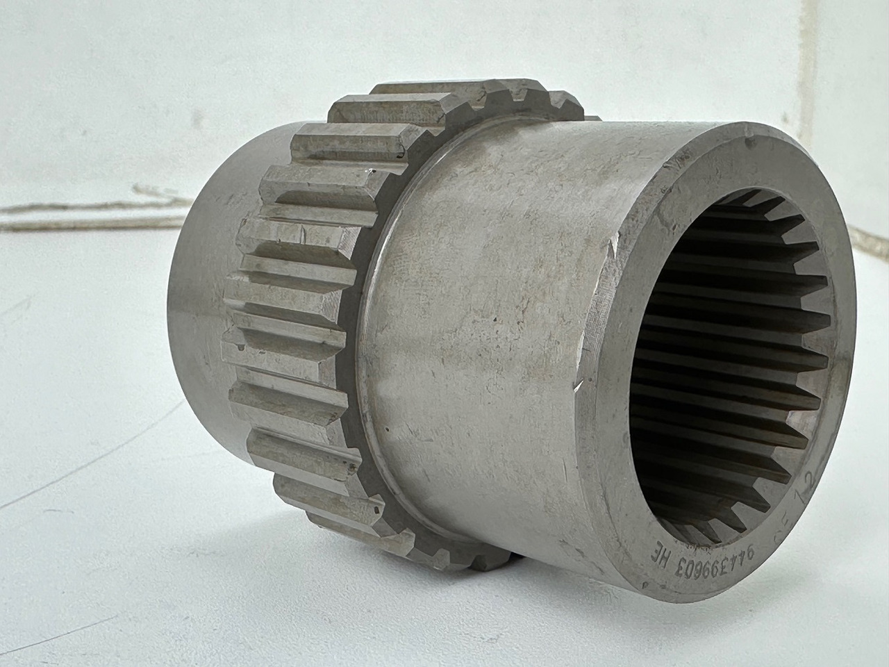 Liebherr Lamellenträger ID-Nr.9443996 - ID-Nr.944399603. FAT550, FAT550/556. LU950C, LU950CLGP, LU950CLT, PR742, PR742B, PR742BL, PR742BM, RL42B. #9443996.01# - Бортовой редуктор для Строительной техники: фото 2 Liebherr Lamellenträger ID-Nr.9443996 - ID-Nr.944399603. FAT550, FAT550/556. LU950C, LU950CLGP, LU950CLT, PR742, PR742B, PR742BL, PR742BM, RL42B. #9443996.01# - Бортовой редуктор для Строительной техники: фото 2