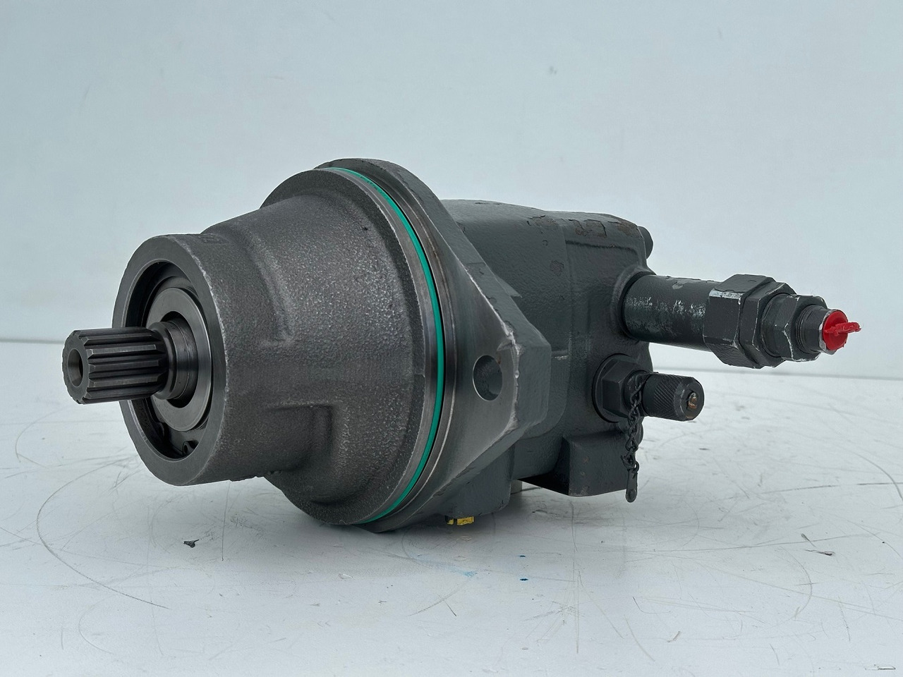 Liebherr Original Hydraulikeinbaumotor FMF045. ID-Nr.12464105. SAT250/287. LH18M, LH22C, LH22M, LH24M, LH26EC, LH26EM, LH26M. #12464105.0854# - Поворотный редуктор для Строительной техники: фото 4 Liebherr Original Hydraulikeinbaumotor FMF045. ID-Nr.12464105. SAT250/287. LH18M, LH22C, LH22M, LH24M, LH26EC, LH26EM, LH26M. #12464105.0854# - Поворотный редуктор для Строительной техники: фото 4