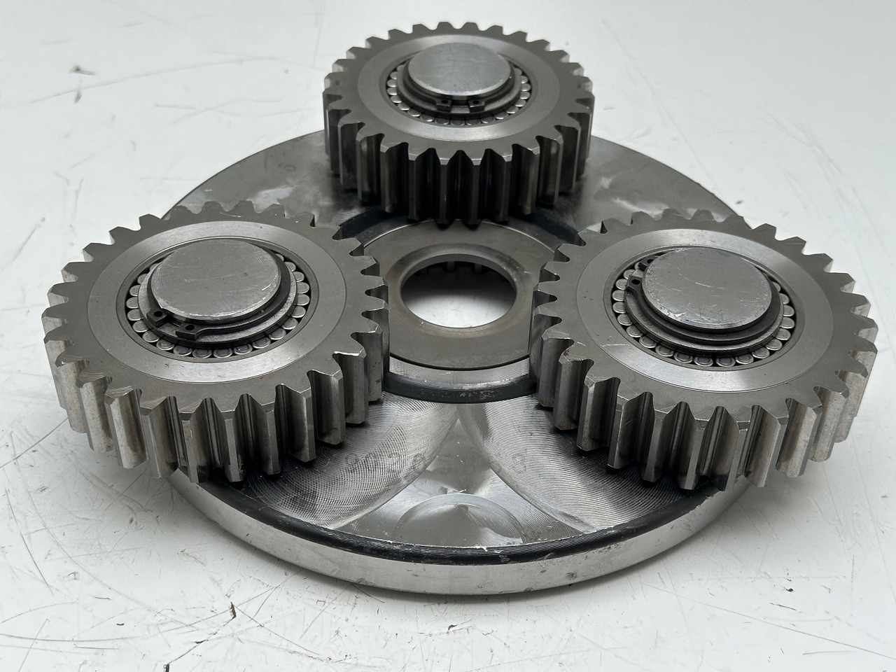 Liebherr Planetenträger ID-Nr.90205858 mit Planetenrädern ID-Nr.90205860. FAT350P138. LO1926, LOS926, R920, R922, R925, R924, R926, R930 T. #PLA.PL.17.08.01# - Бортовой редуктор для Гусеничных экскаваторов: фото 2 Liebherr Planetenträger ID-Nr.90205858 mit Planetenrädern ID-Nr.90205860. FAT350P138. LO1926, LOS926, R920, R922, R925, R924, R926, R930 T. #PLA.PL.17.08.01# - Бортовой редуктор для Гусеничных экскаваторов: фото 2