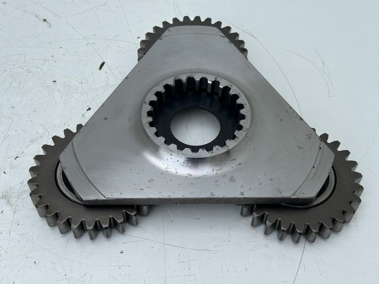 Liebherr Planetenträger ID-Nr.90216455 mit Planetenrädern ID-Nr.90216456. FAT350P138. LO1926, LOS926, R922, R924, R926, R930 T. #PL.PL.17.08# - Бортовой редуктор для Гусеничных экскаваторов: фото 4 Liebherr Planetenträger ID-Nr.90216455 mit Planetenrädern ID-Nr.90216456. FAT350P138. LO1926, LOS926, R922, R924, R926, R930 T. #PL.PL.17.08# - Бортовой редуктор для Гусеничных экскаваторов: фото 4