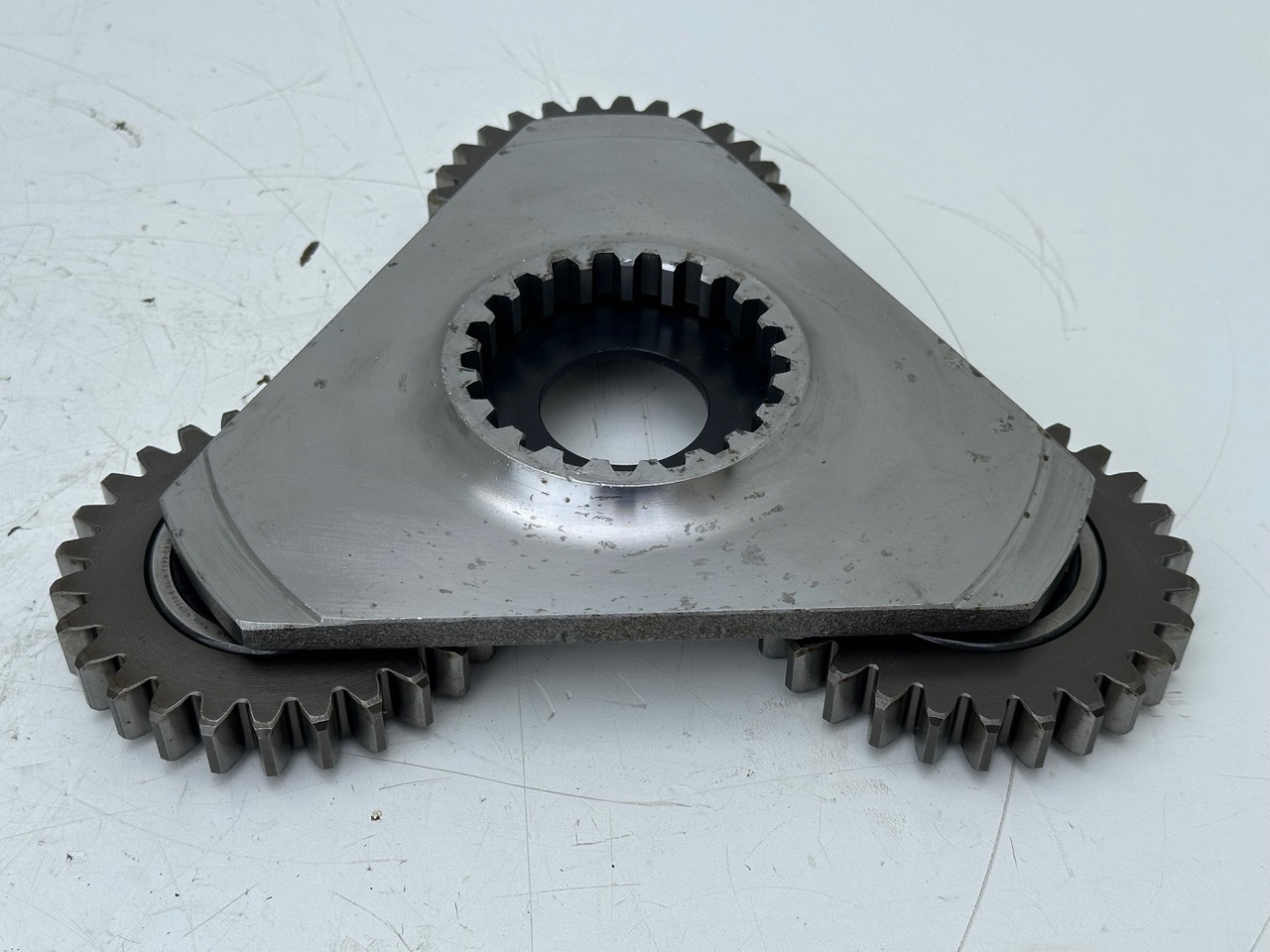 Liebherr Planetenträger ID-Nr.90216455 mit Planetenrädern ID-Nr.90216456. FAT350P138. LO1926, LOS926, R922, R924, R926, R930 T. #PL.PL.17.08# - Бортовой редуктор для Гусеничных экскаваторов: фото 5 Liebherr Planetenträger ID-Nr.90216455 mit Planetenrädern ID-Nr.90216456. FAT350P138. LO1926, LOS926, R922, R924, R926, R930 T. #PL.PL.17.08# - Бортовой редуктор для Гусеничных экскаваторов: фото 5