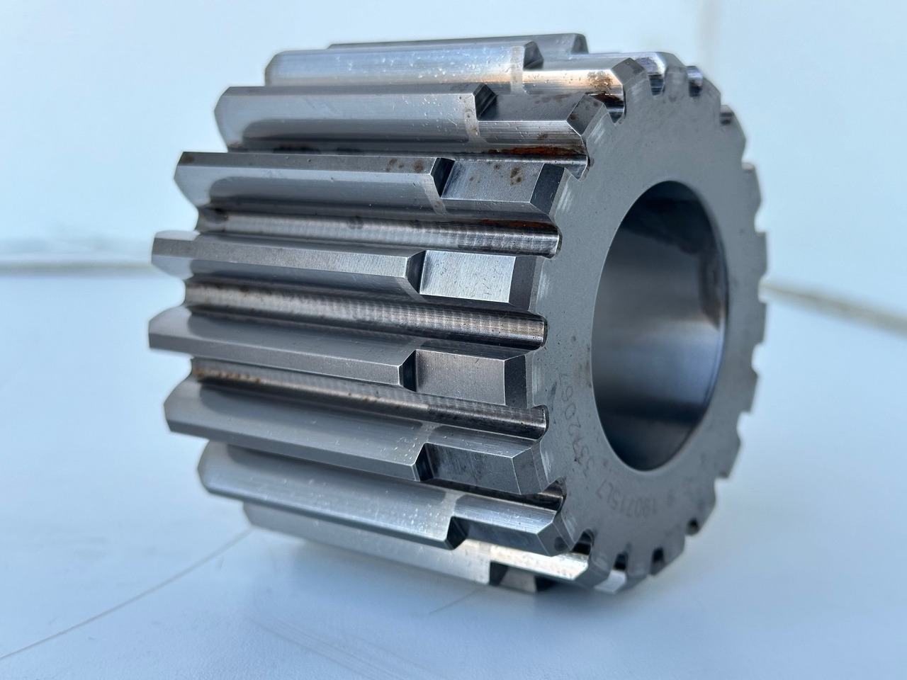 Liebherr Sonnenrad ID-Nr.969490701. FAT355P076-FAT355P077-FAT355P120. LH26,LH30C,LH40C,LO1916,LO1926,LOS916,LOS926,R906,R916,R920,R922,R924,R926. #969490701.06.08# - Бортовой редуктор для Гусеничных экскаваторов: фото 1 Liebherr Sonnenrad ID-Nr.969490701. FAT355P076-FAT355P077-FAT355P120. LH26,LH30C,LH40C,LO1916,LO1926,LOS916,LOS926,R906,R916,R920,R922,R924,R926. #969490701.06.08# - Бортовой редуктор для Гусеничных экскаваторов: фото 1