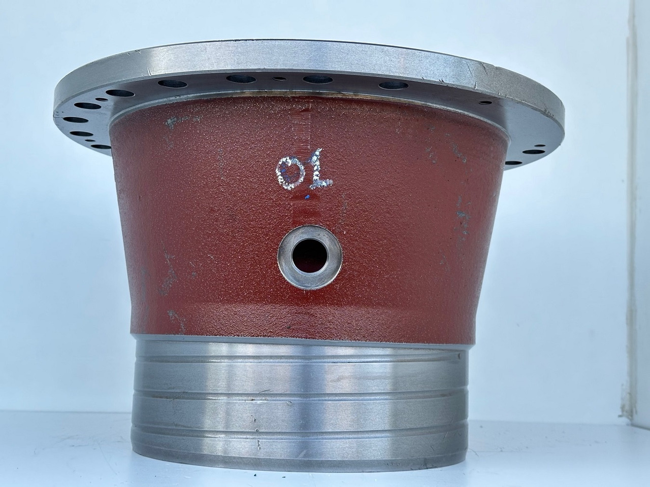 Original Liebherr Abtriebswellengehäuse ID-Nr.932917901 mit Kegelrollenlager ID-Nr.746231701. A954B, A954C, LH80, R954 CG, EP954, ER954, P954, R954 B, R954 C. #932917901.01# - Поворотный редуктор для Строительной техники: фото 2 Original Liebherr Abtriebswellengehäuse ID-Nr.932917901 mit Kegelrollenlager ID-Nr.746231701. A954B, A954C, LH80, R954 CG, EP954, ER954, P954, R954 B, R954 C. #932917901.01# - Поворотный редуктор для Строительной техники: фото 2