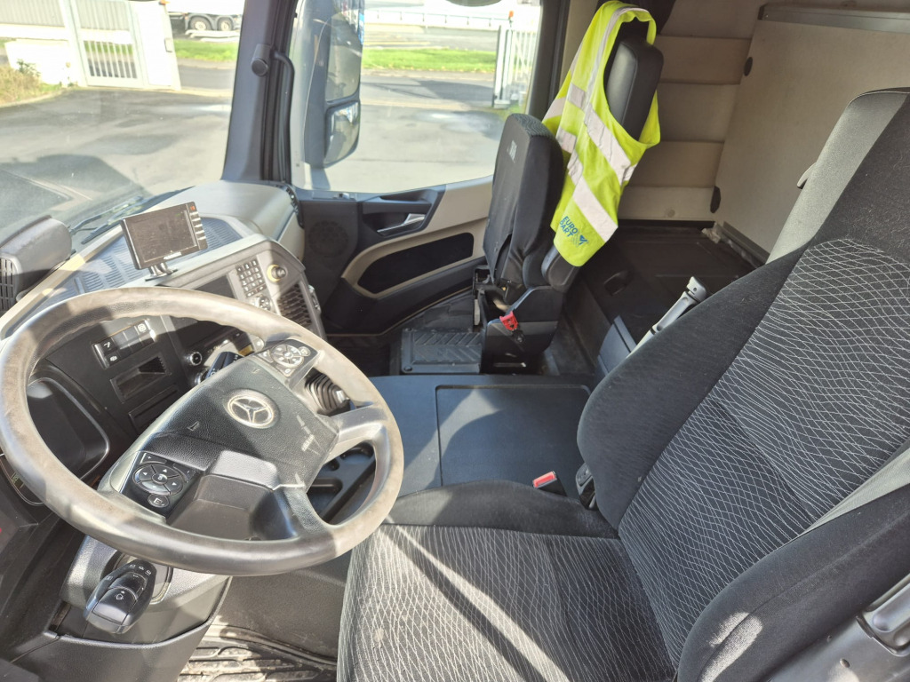 Mercedes Benz 1846 Actros  (Nr. 5883) - Грузовик-цистерна: фото 2 Mercedes Benz 1846 Actros  (Nr. 5883) - Грузовик-цистерна: фото 2