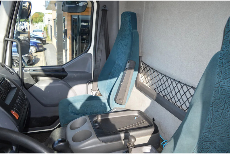 Фото интерьера 3: Тентованный грузовик DAF CF 250 * EURO3 * MANUAL * 4X2 *