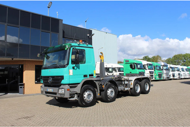 Mercedes-Benz Actros 3241 * 3 PEDAL * TOP CONDITION * - Крюковой мультилифт: фото 1 Mercedes-Benz Actros 3241 * 3 PEDAL * TOP CONDITION * - Крюковой мультилифт: фото 1