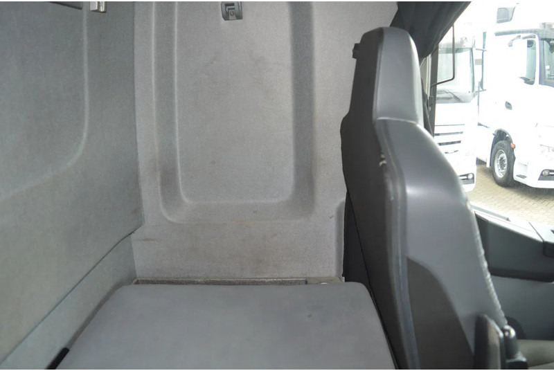 Тягач Renault T460 * EURO6 * T460 * 4X2 * RETARDER *: фото 11 Тягач Renault T460 * EURO6 * T460 * 4X2 * RETARDER *: фото 11