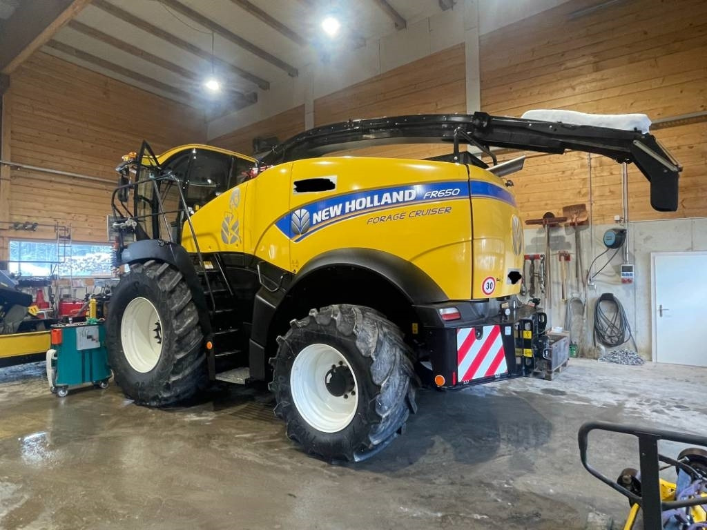 New Holland FR 650 - Кормоуборочный комбайн: фото 4 New Holland FR 650 - Кормоуборочный комбайн: фото 4