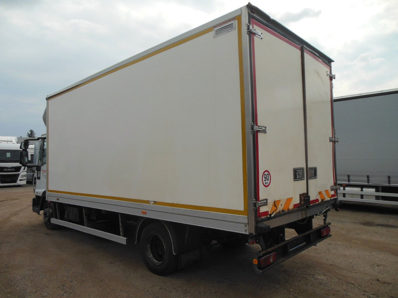Iveco EUROCARGO 75E14 - Фургон с закрытым кузовом: фото 4 Iveco EUROCARGO 75E14 - Фургон с закрытым кузовом: фото 4