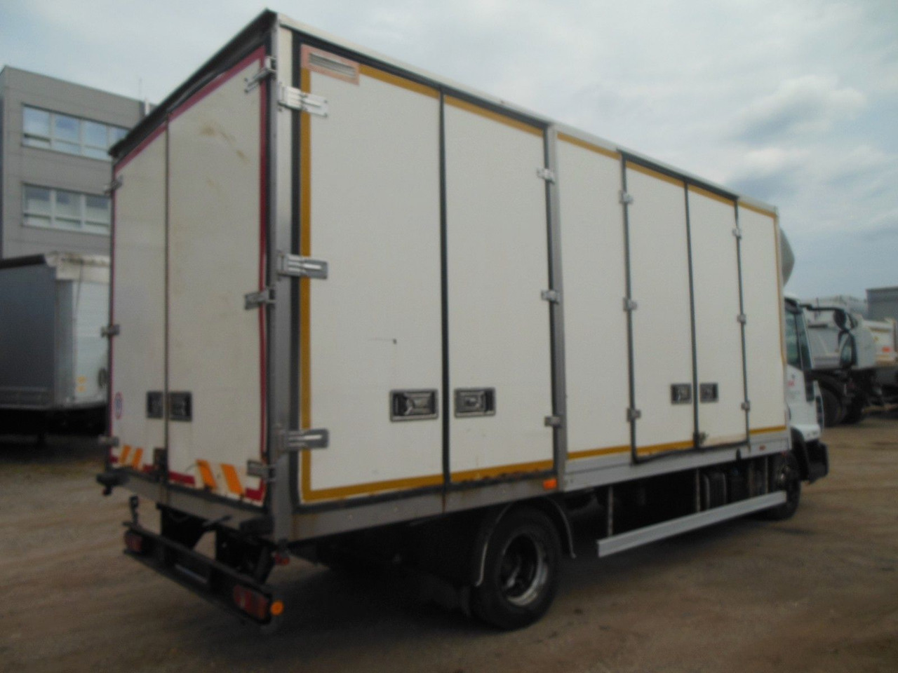 Iveco EUROCARGO 75E14 - Фургон с закрытым кузовом: фото 3 Iveco EUROCARGO 75E14 - Фургон с закрытым кузовом: фото 3