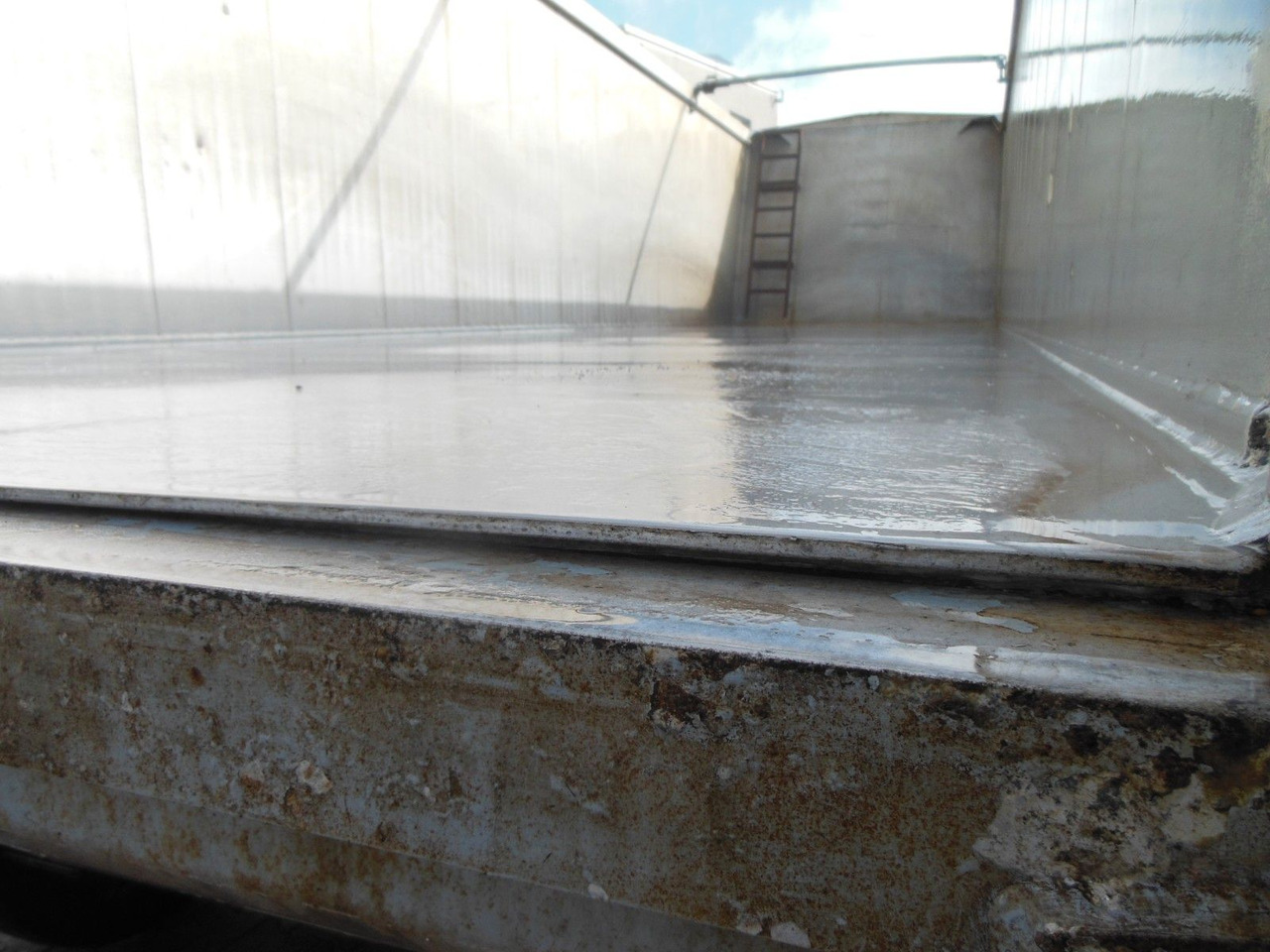 Самосвальный полуприцеп Schwarzmüller KIS 3/E, SAF, 49M3, ACHSEN 9 TONE, TOP: фото 16 Самосвальный полуприцеп Schwarzmüller KIS 3/E, SAF, 49M3, ACHSEN 9 TONE, TOP: фото 16